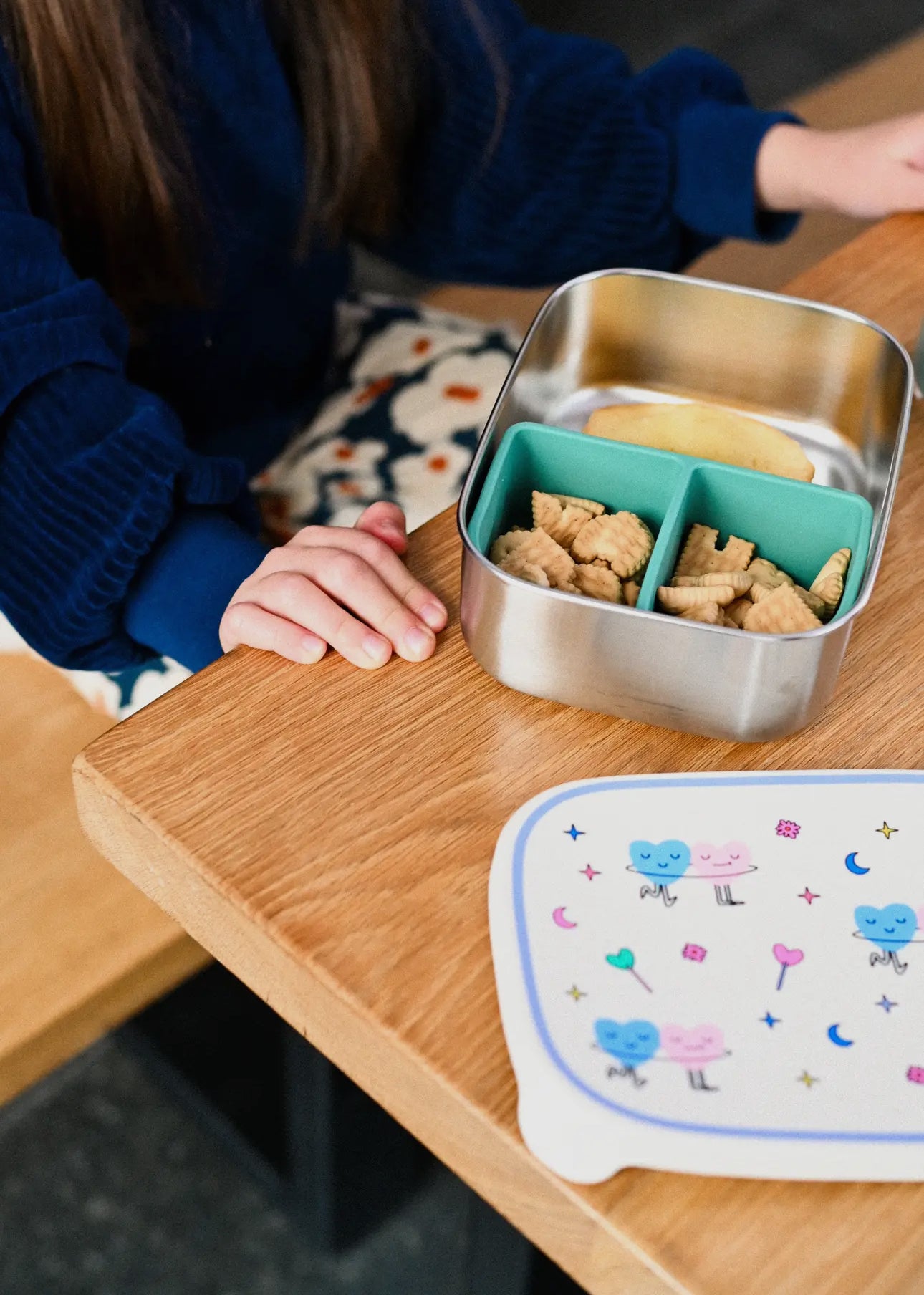 LUNCHBOX AUS EDELSTAHL mit Fächern, Herzen