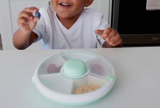 GöBe Kids Snack-Spinnerrutsche für Kinder, große Snackbox für unterwegs, MACARON BLAU