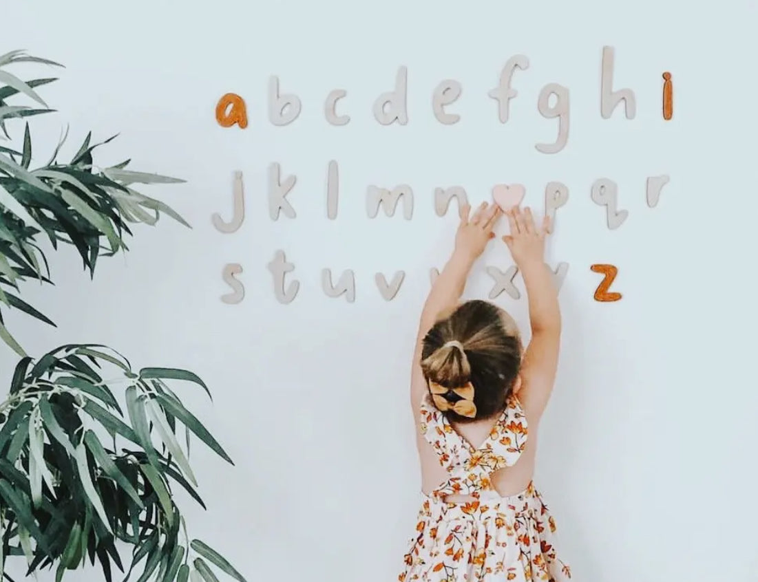 Alphabet in Farbe: Naturholz - Wanddekoration, Kinderzimmer (ohne Regenbogen)