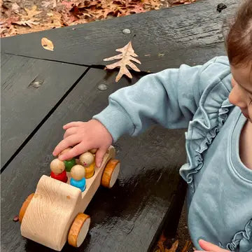 Montessorispielzeug, Gefühle und Farben mit Auto aus nachhaltigem Holz