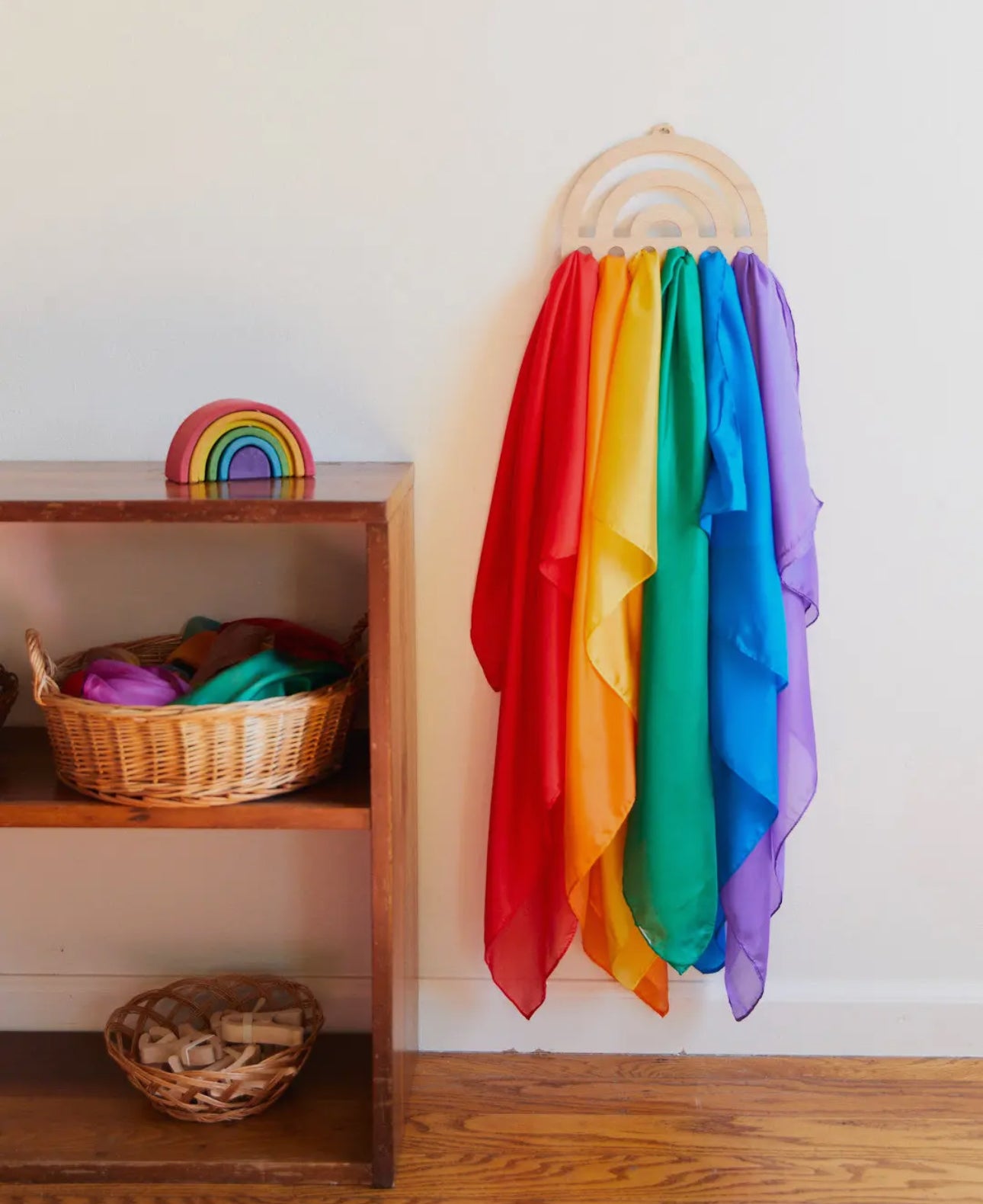 Regenbogen-Display aus Holz für Playsilks, Stoff, Waldorf Toys